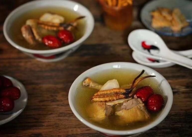 <a href=http://m.gmsign.com.cn/chifa/ target=_blank class=infotextkey>冬蟲(chóng)夏草的吃法</a>