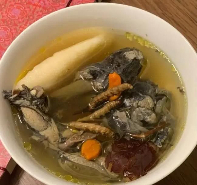 冬蟲夏草和哪些食材可以一起煲湯？