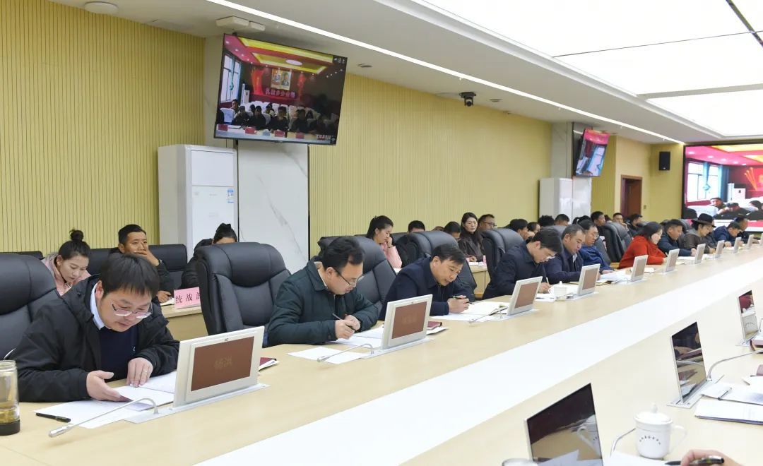 李成統(tǒng)主持召開比如縣2025年蟲草采集管理服務(wù)動(dòng)員部署會(huì)